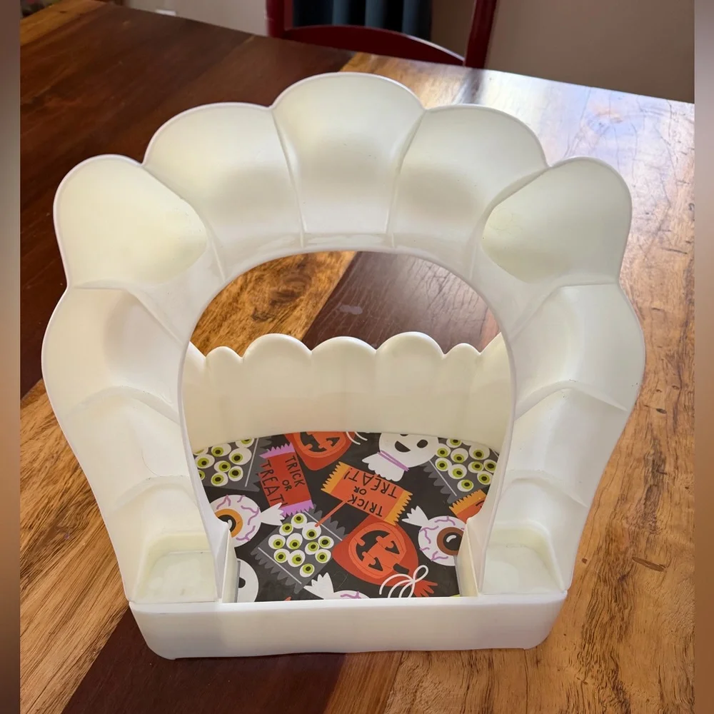 Hallmark Glow in the Dark Halloween Vampire Teeth Candy Holder - Picture 3 of 6